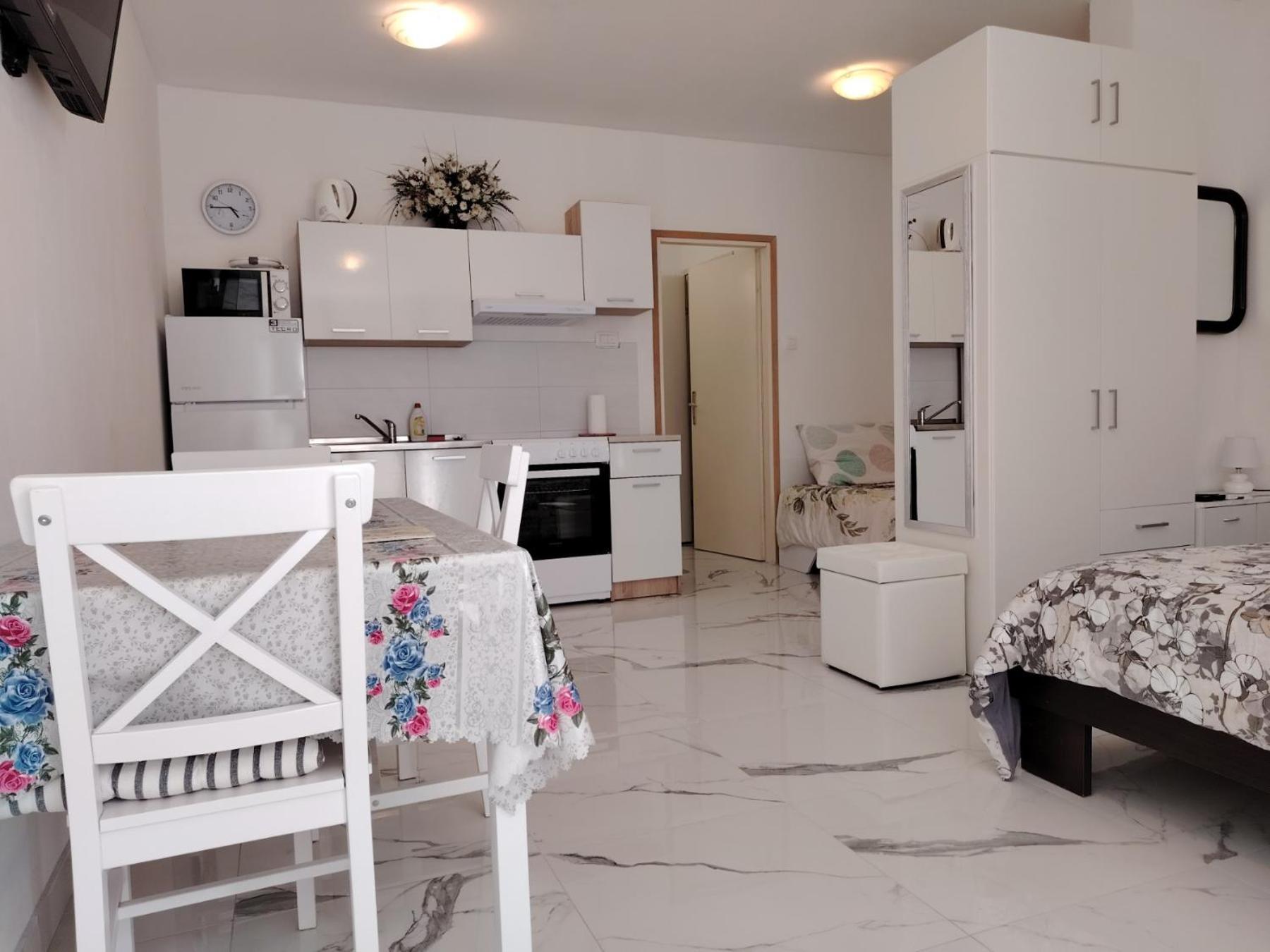 Studio-Apartman Ella Poreč Kültér fotó
