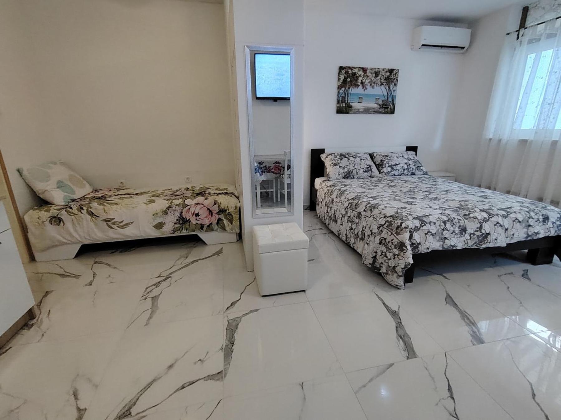 Studio-Apartman Ella Poreč Kültér fotó