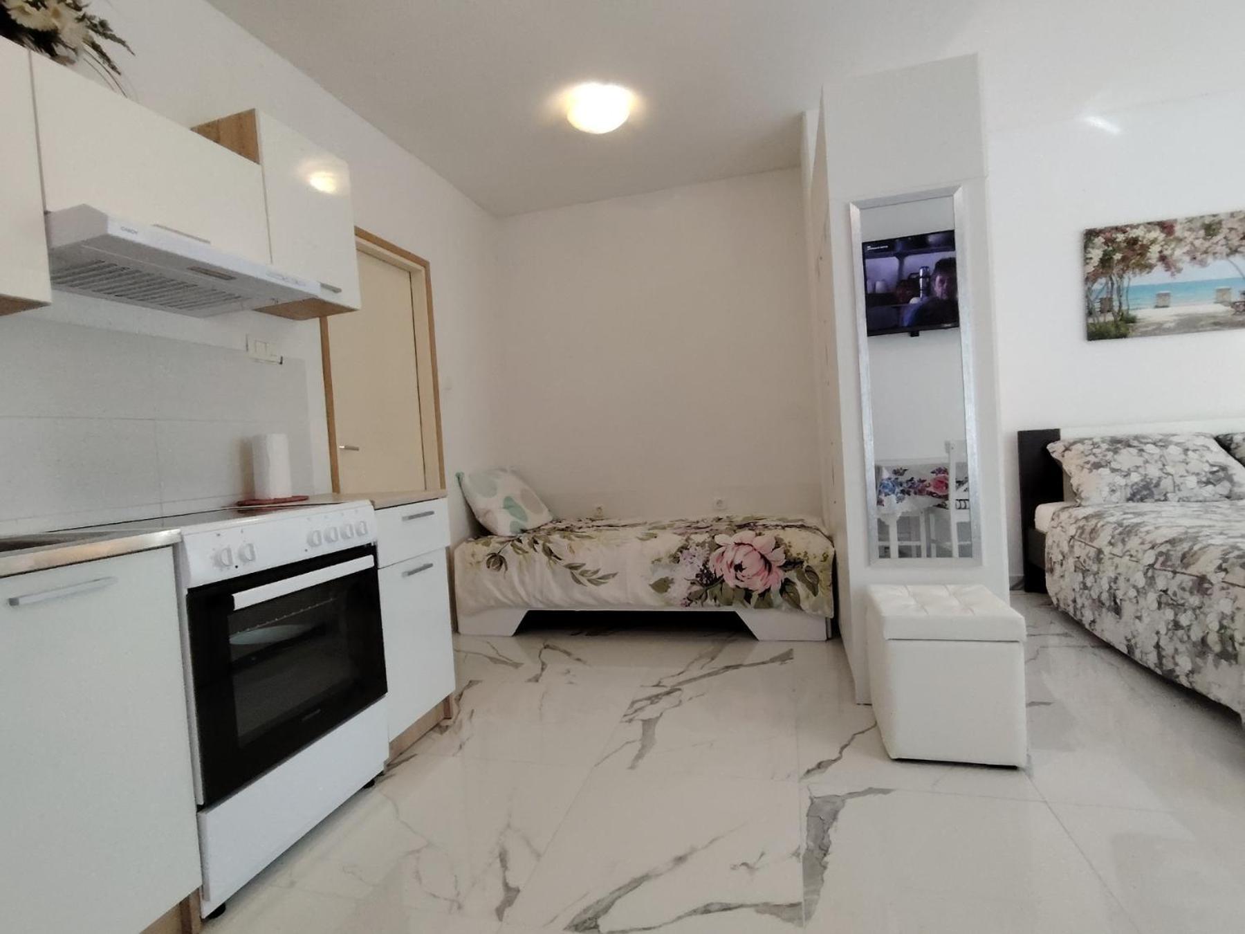 Studio-Apartman Ella Poreč Kültér fotó