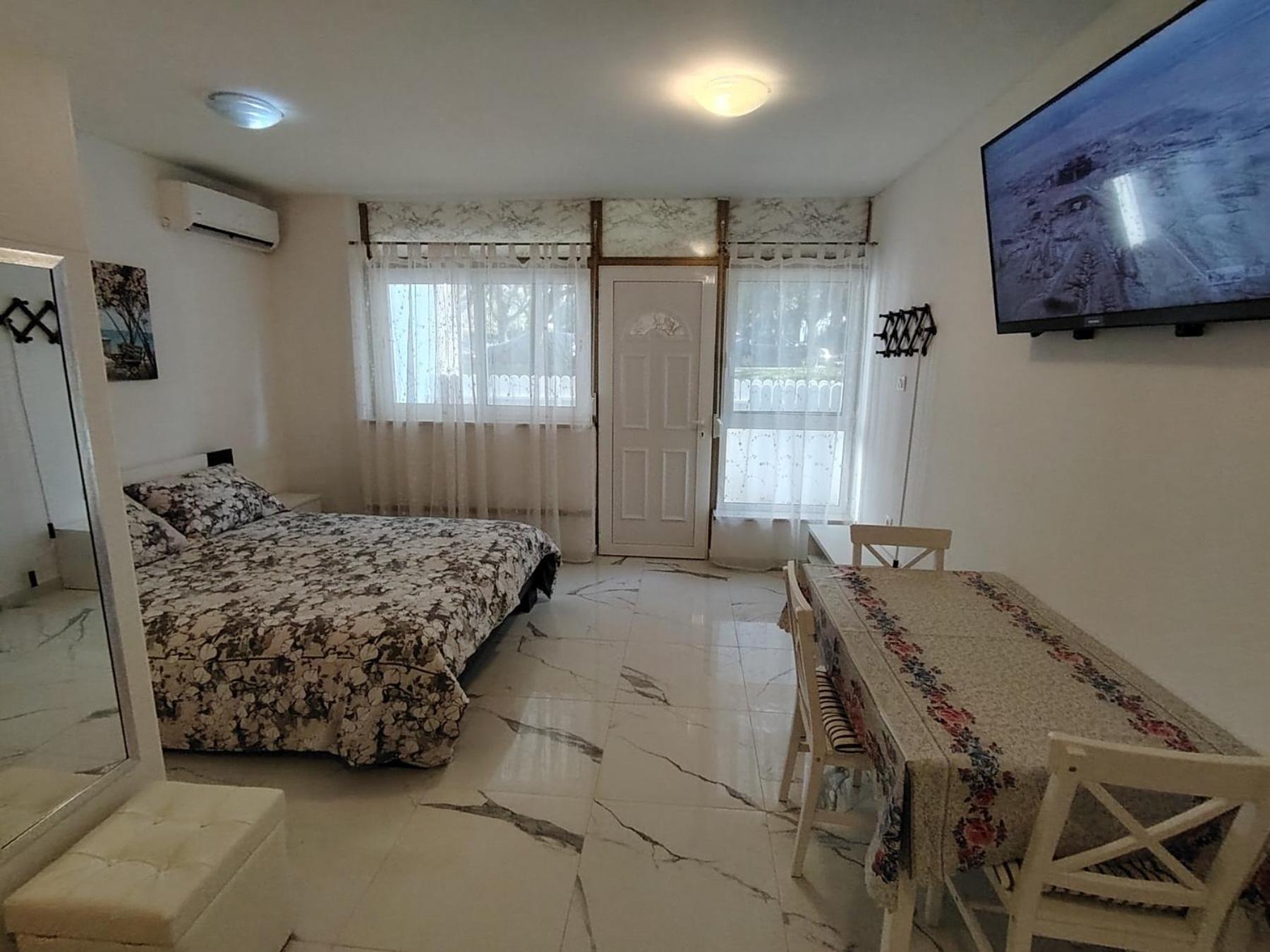 Studio-Apartman Ella Poreč Kültér fotó